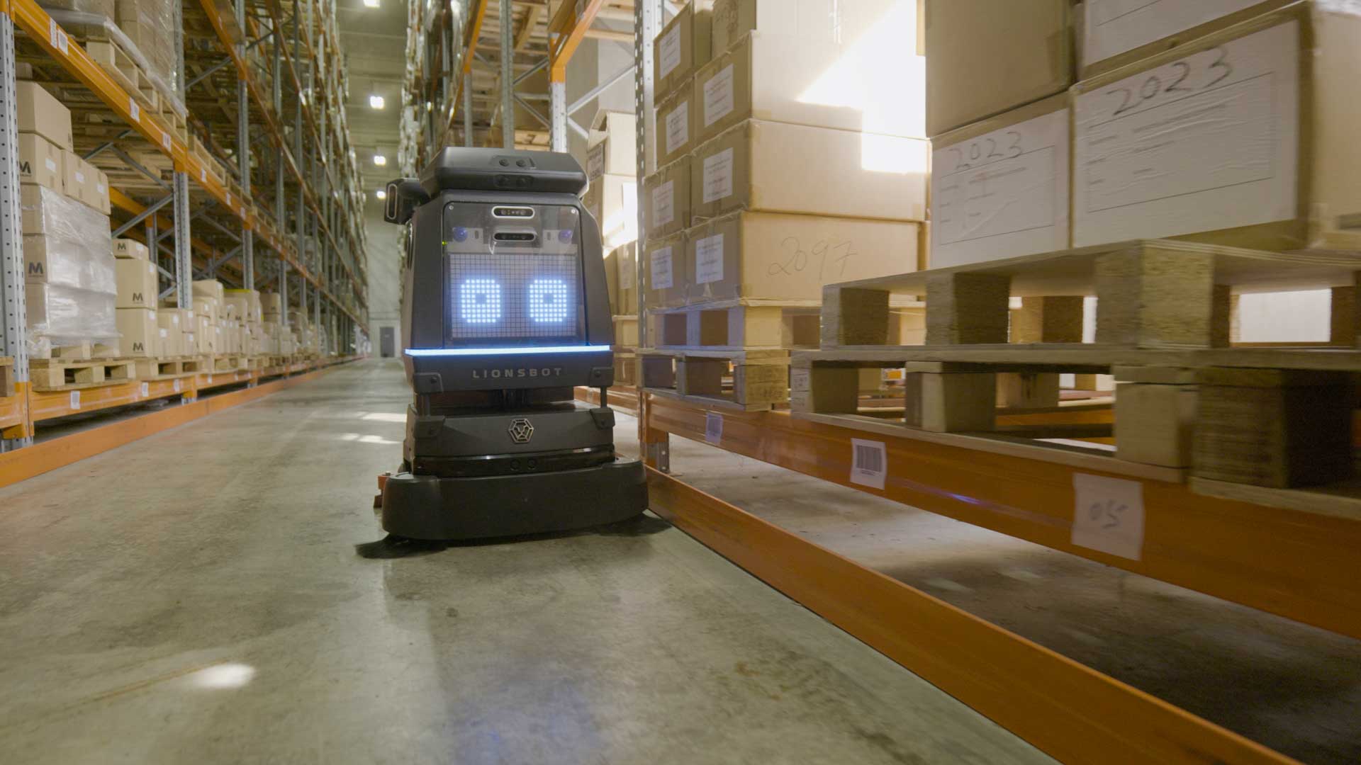 Lionsbot R5 LionsBot Cleaning Robots in 30+ Countries | Orbbec